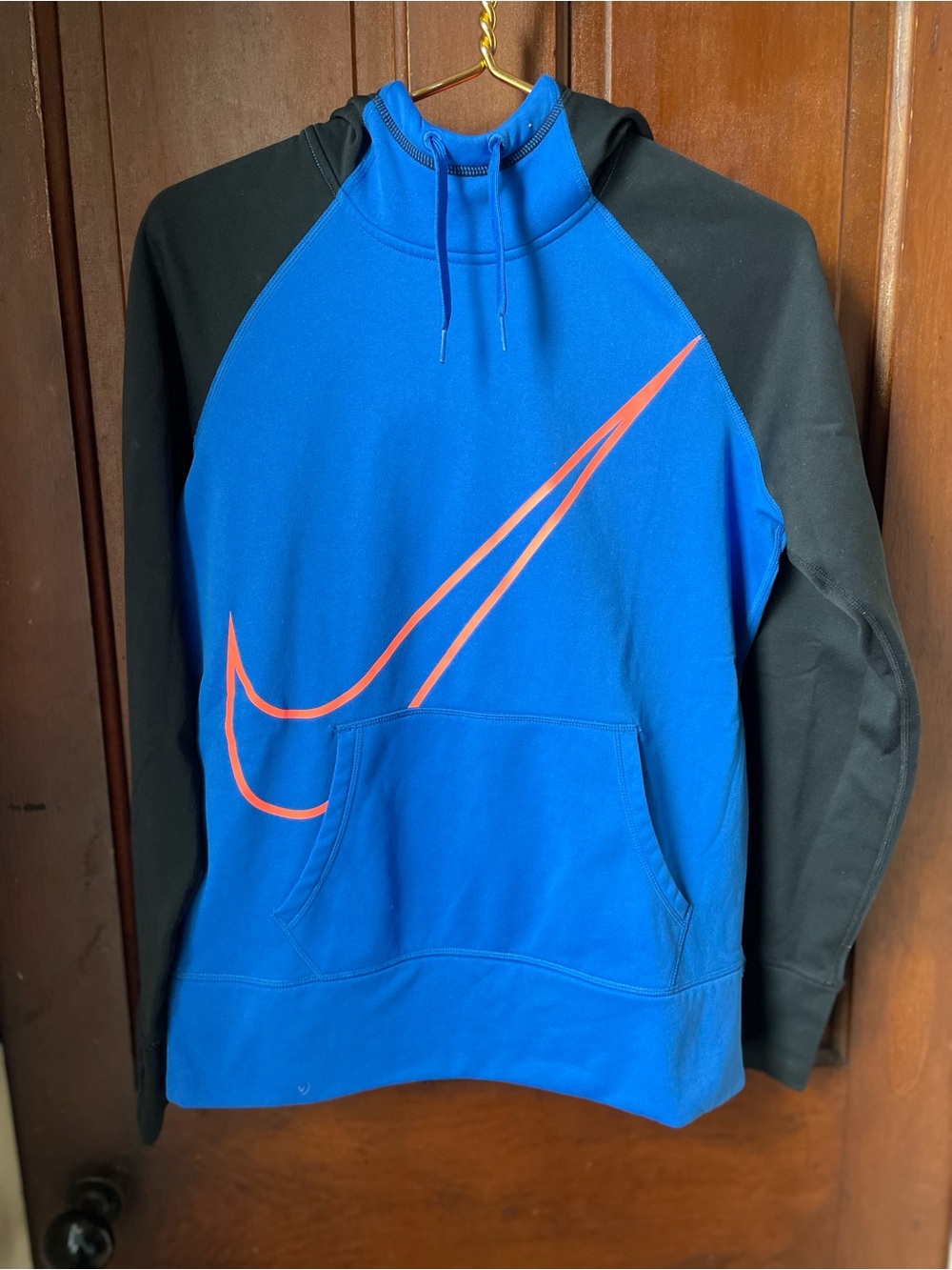 Nike Therma-fit women's medium athletic hoodie